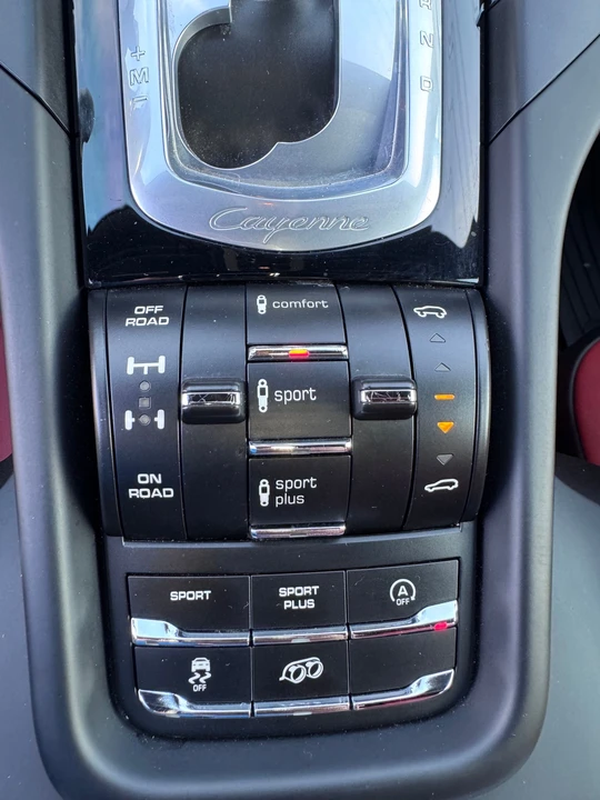 2016 Porsche 958 Cayenne Turbo - Image 25 of 31