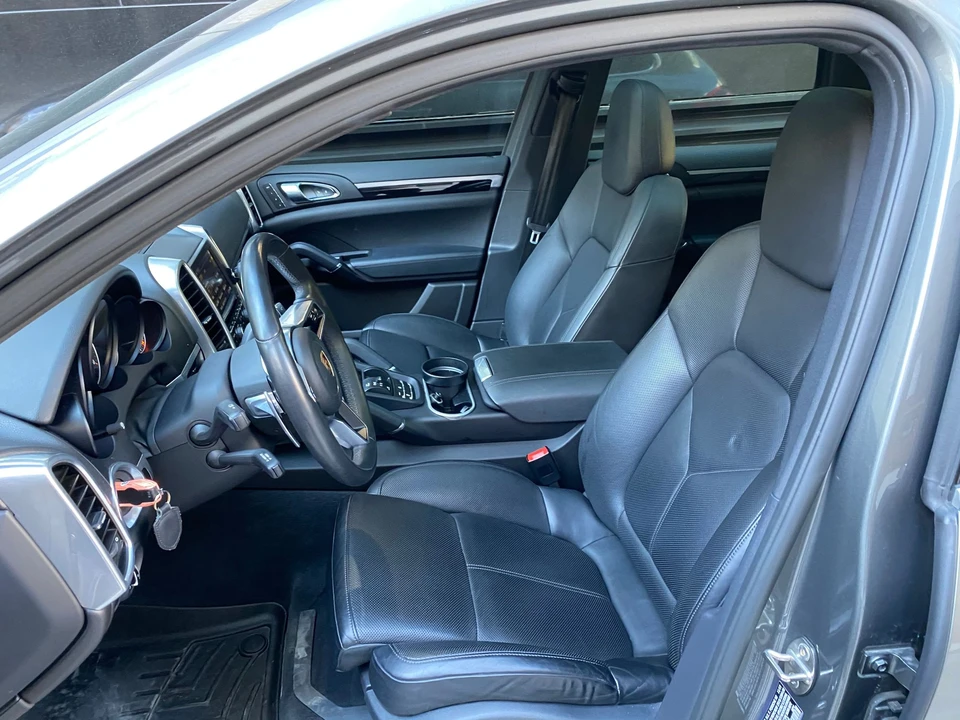 2016 Porsche 958 Cayenne - Image 10 of 13