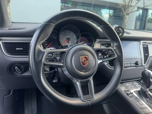 2017 Porsche Macan GTS - Image 11 of 21