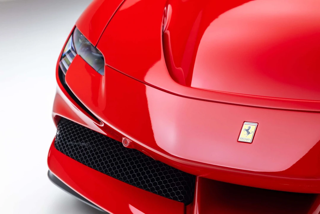 2025 Ferrari SF90 Spider - Image 28 of 31