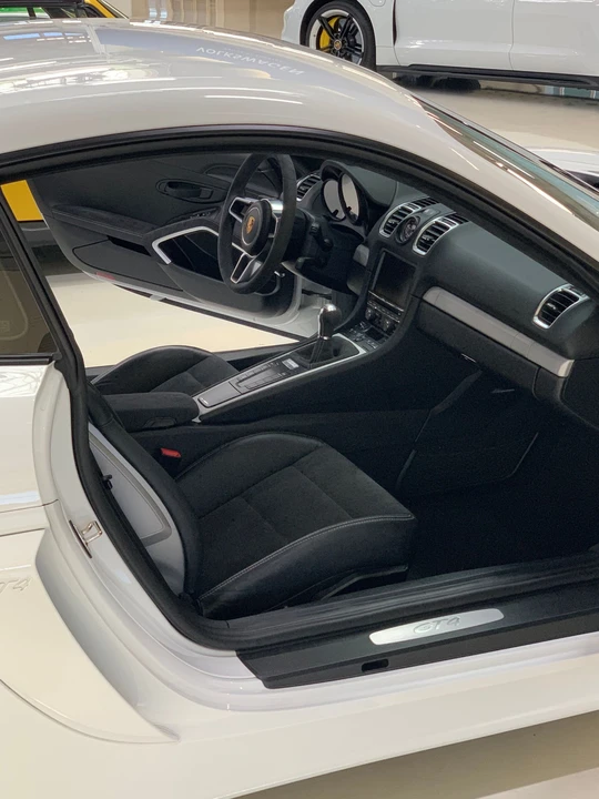 2016 Porsche 981 Cayman GT4 - Image 5 of 11