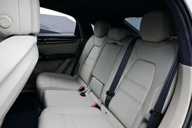 2022 Porsche 9Y0/9Y3 Cayenne Coupe - Image 14 of 31