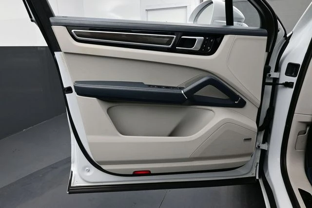 2022 Porsche 9Y0/9Y3 Cayenne Coupe - Image 7 of 31