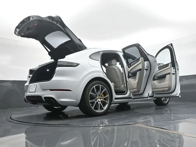 2022 Porsche 9Y0/9Y3 Cayenne Coupe - Image 27 of 31