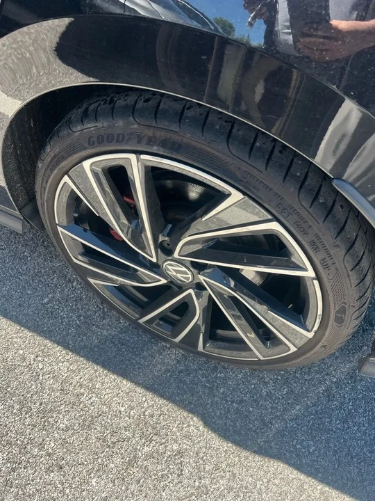 2022 Volkswagen GTI Mk8 - Image 5 of 9