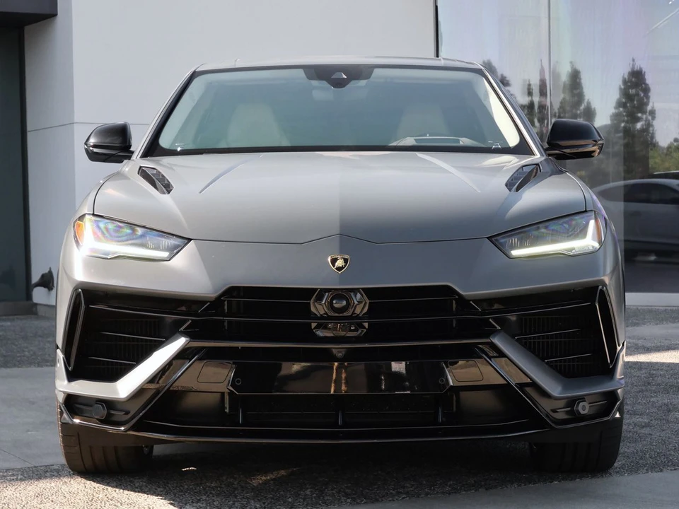 2023 Lamborghini Urus S - Image 2 of 27
