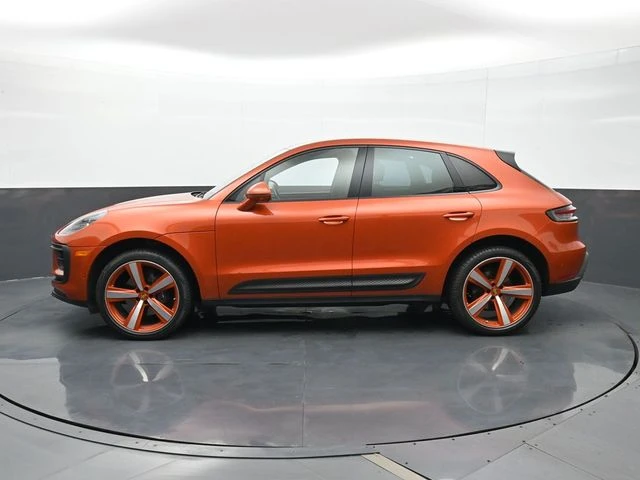 2023 Porsche Macan - Image 2 of 31