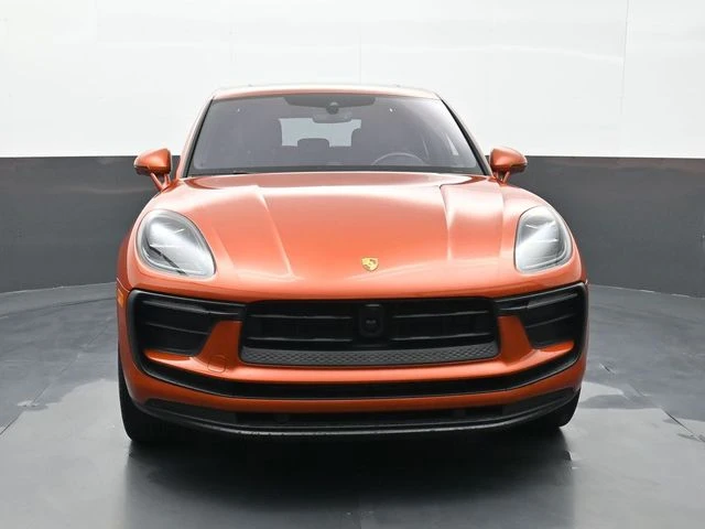 2023 Porsche Macan - Image 25 of 31