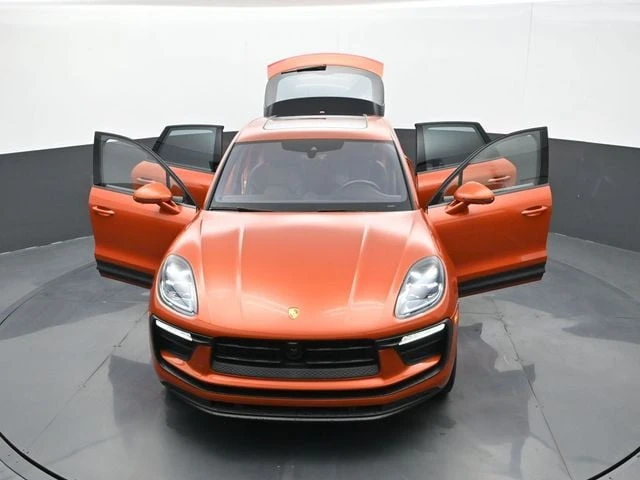 2023 Porsche Macan - Image 31 of 31