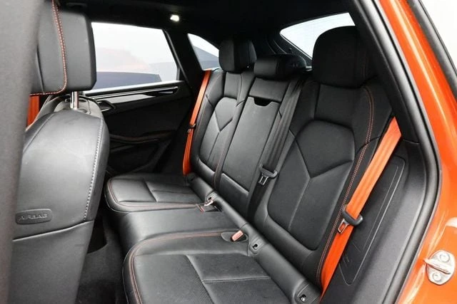 2023 Porsche Macan - Image 14 of 31