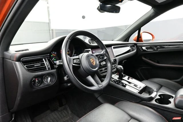 2023 Porsche Macan - Image 4 of 31