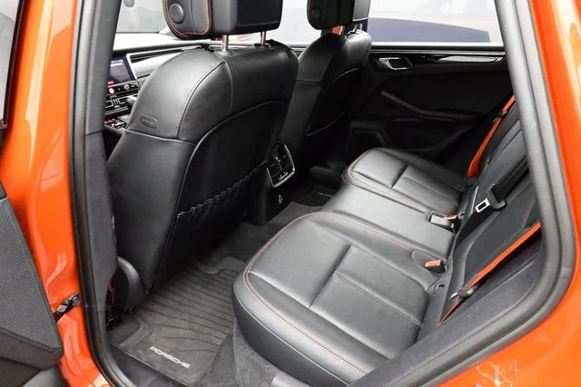 2023 Porsche Macan - Image 15 of 31
