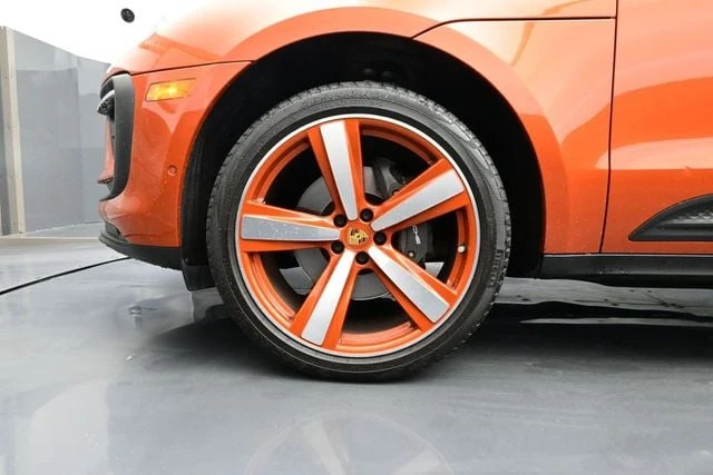 2023 Porsche Macan - Image 6 of 31
