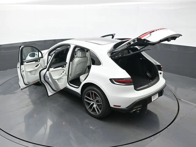 2023 Porsche Macan S - Image 27 of 31