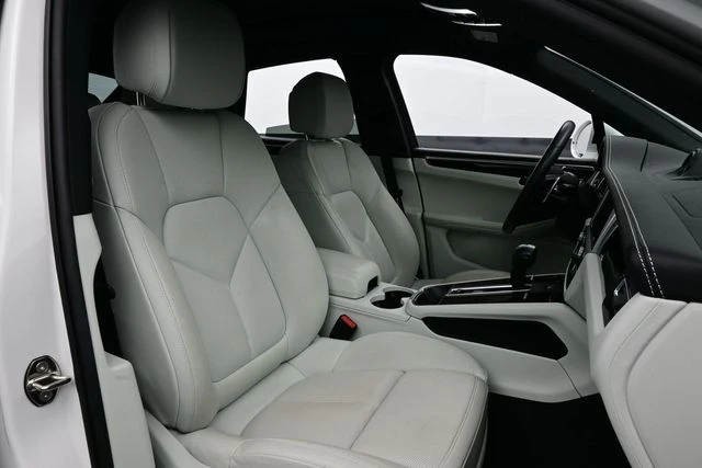 2023 Porsche Macan S - Image 16 of 31