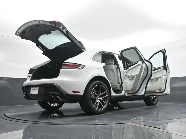 2023 Porsche Macan S - Image 25 of 31