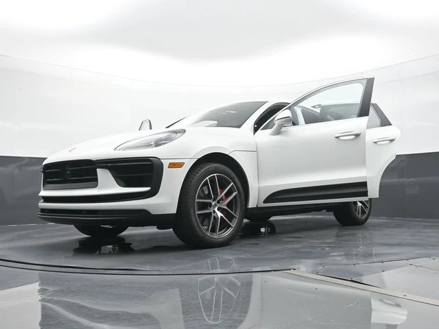 2023 Porsche Macan S - Image 29 of 31