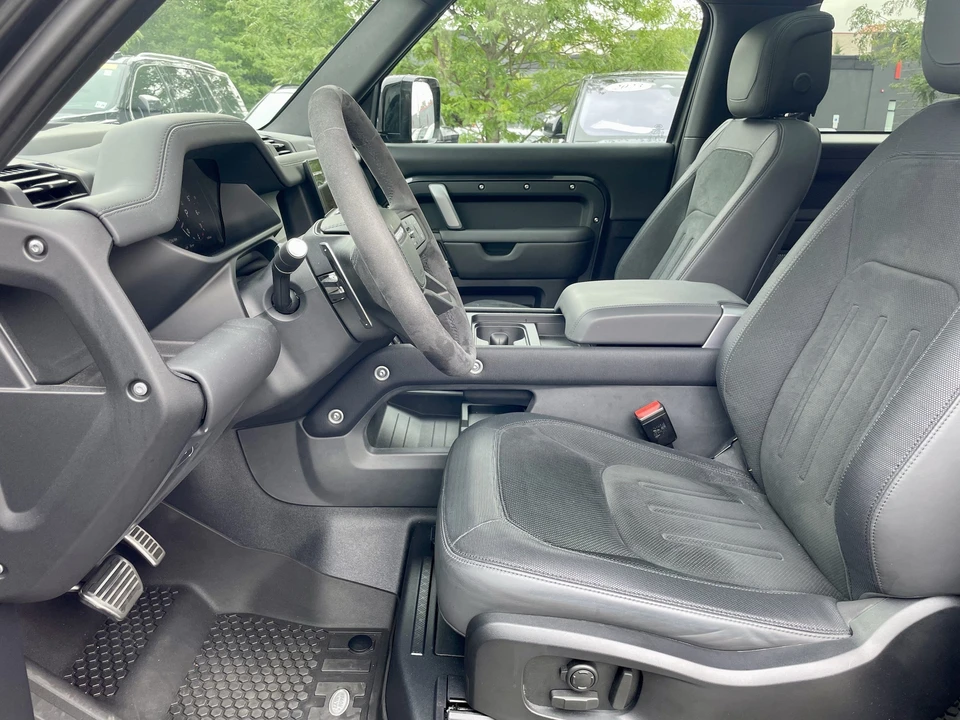 2024 Land Rover Defender L663 - Image 14 of 31