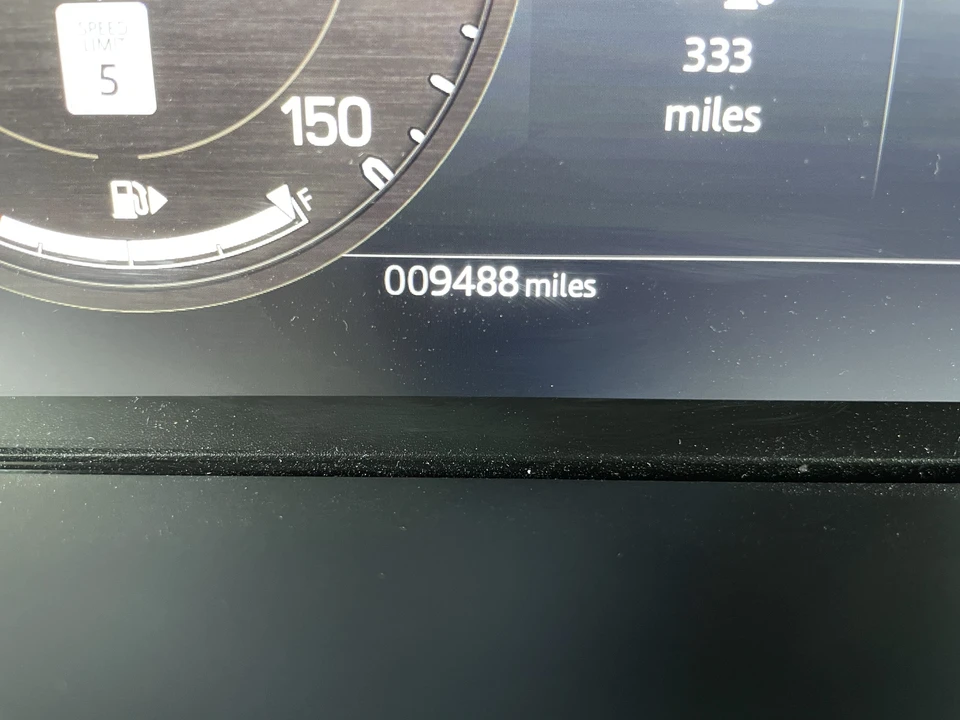 2024 Land Rover Defender L663 - Image 25 of 31
