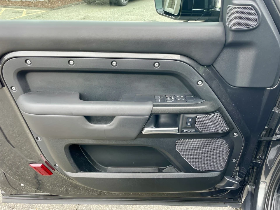2024 Land Rover Defender L663 - Image 12 of 31