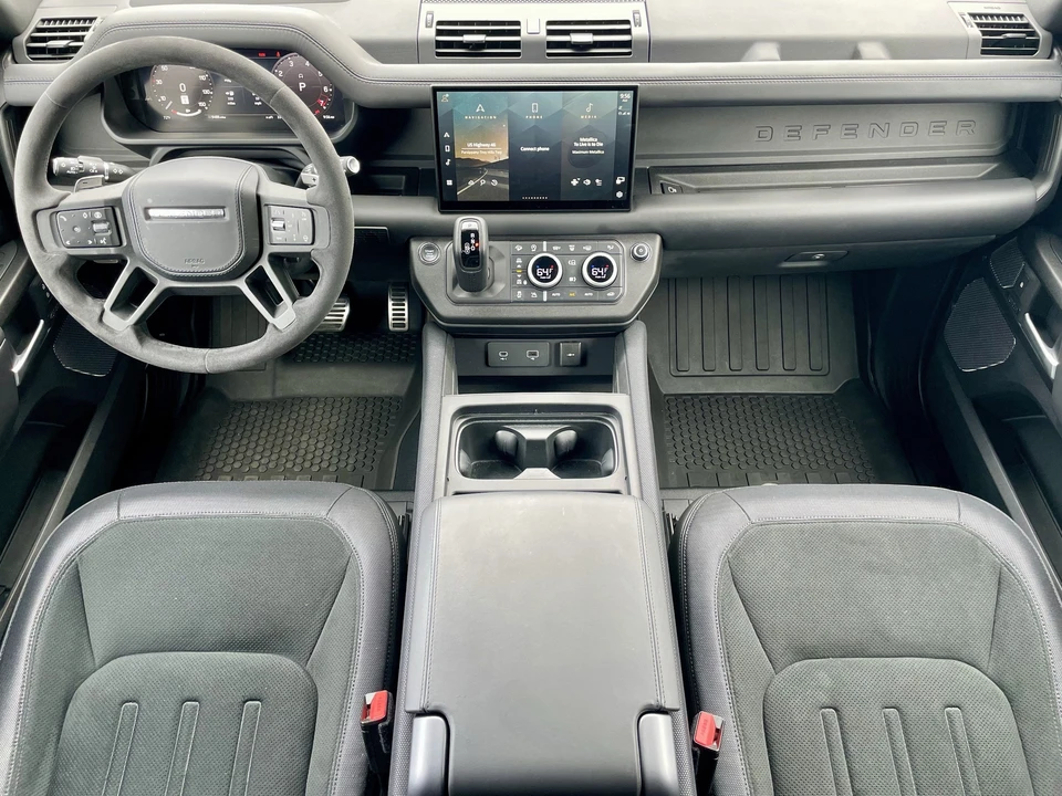 2024 Land Rover Defender L663 - Image 16 of 31