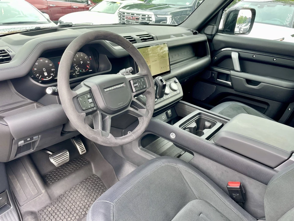 2024 Land Rover Defender L663 - Image 13 of 31