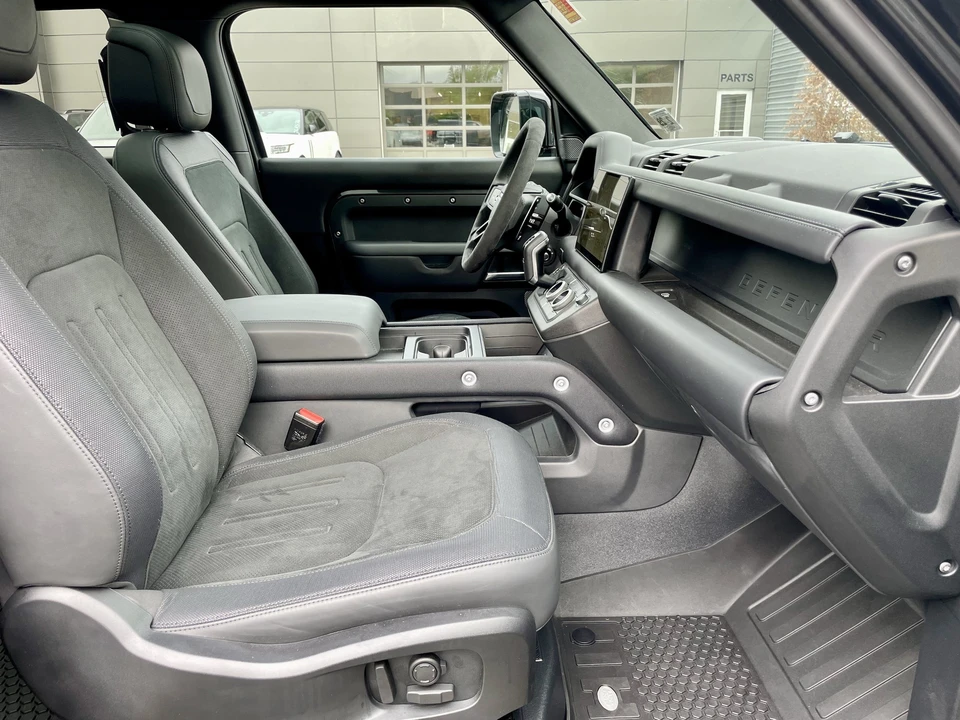 2024 Land Rover Defender L663 - Image 15 of 31