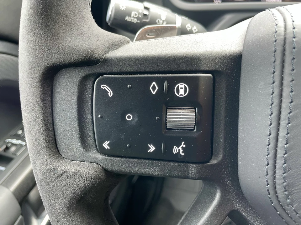 2024 Land Rover Defender L663 - Image 23 of 31