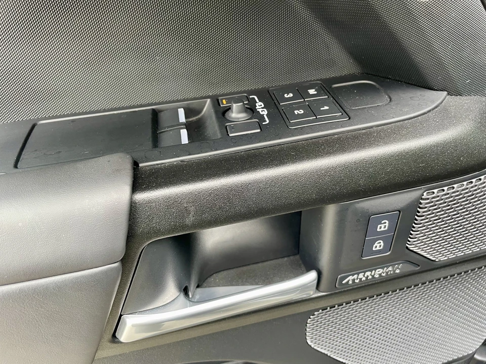 2024 Land Rover Defender L663 - Image 11 of 31