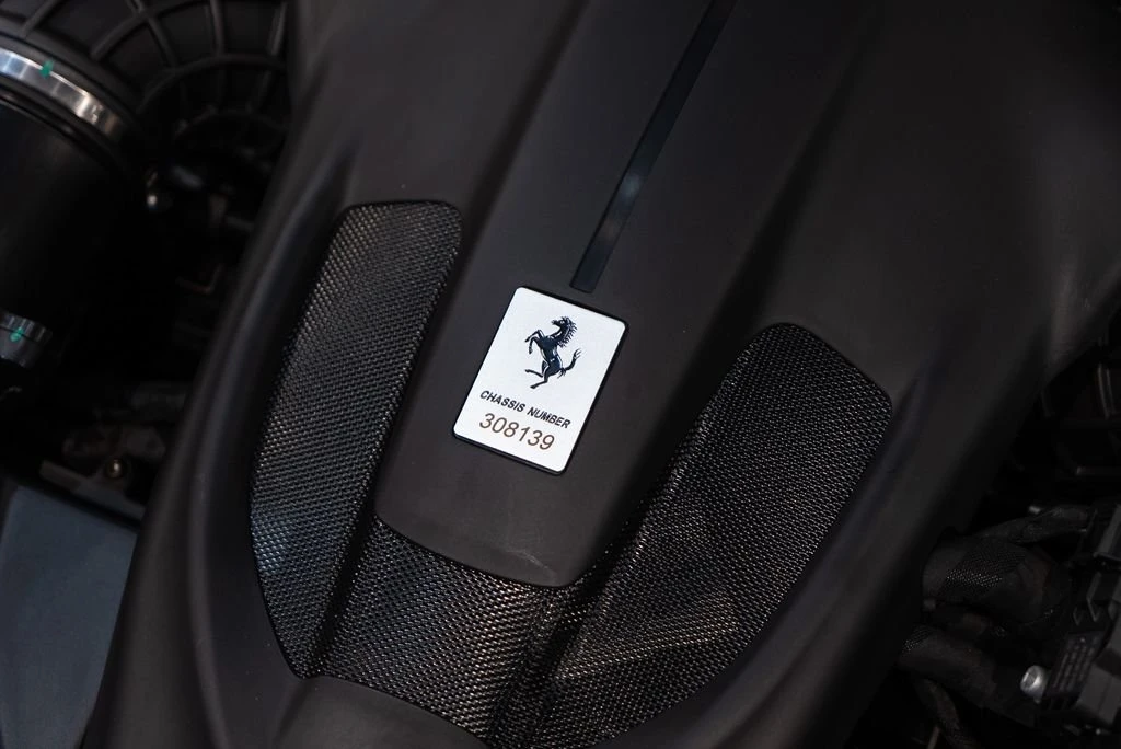 2024 Ferrari Roma Spider - Image 19 of 31