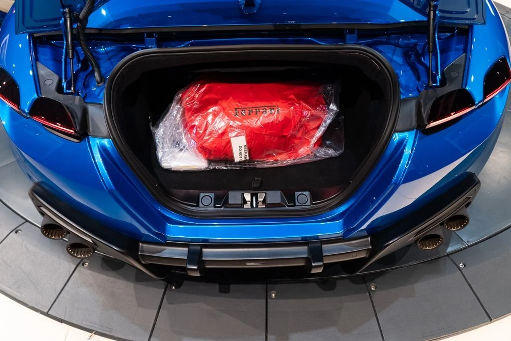 2024 Ferrari Roma Spider - Image 20 of 31