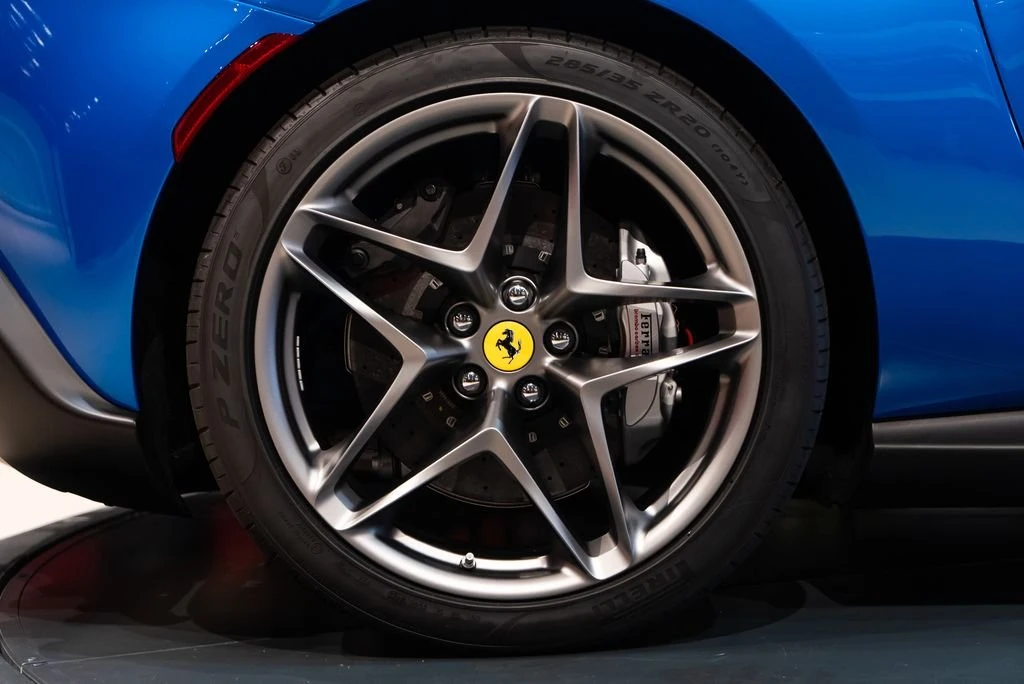 2024 Ferrari Roma Spider - Image 13 of 31