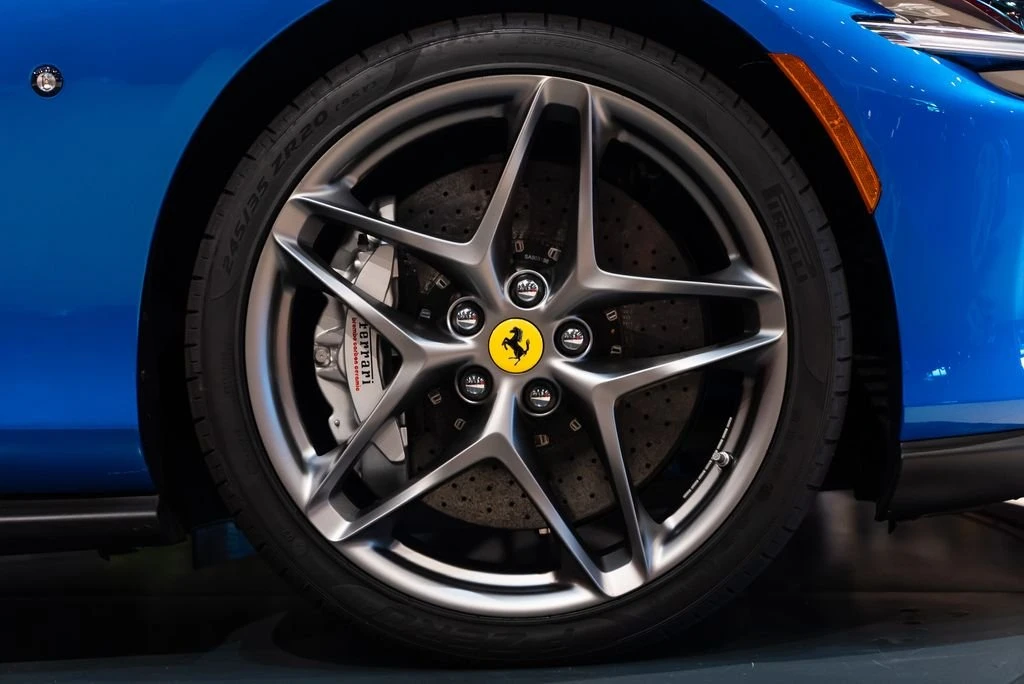 2024 Ferrari Roma Spider - Image 14 of 31