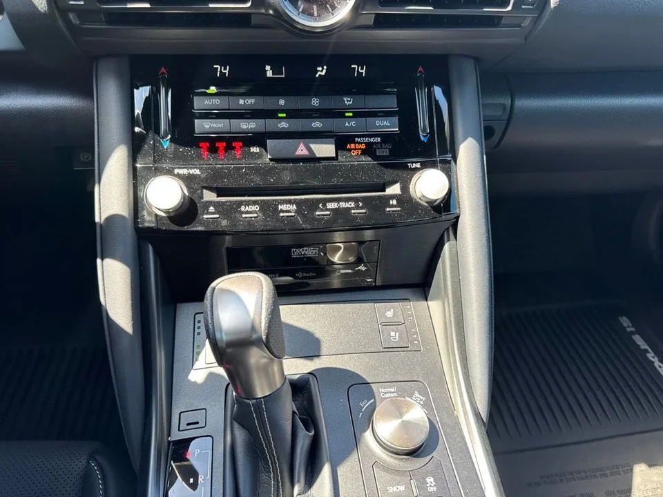 2024 Lexus IS 3rd Gen - Image 19 of 22