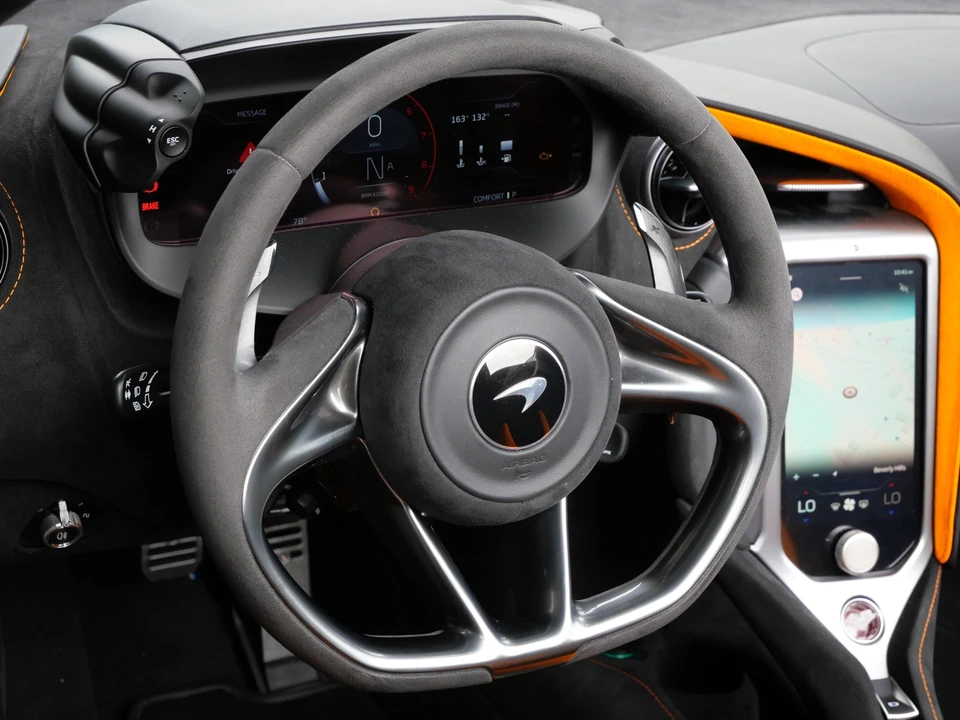 2024 McLaren 750S Spider - Image 9 of 31