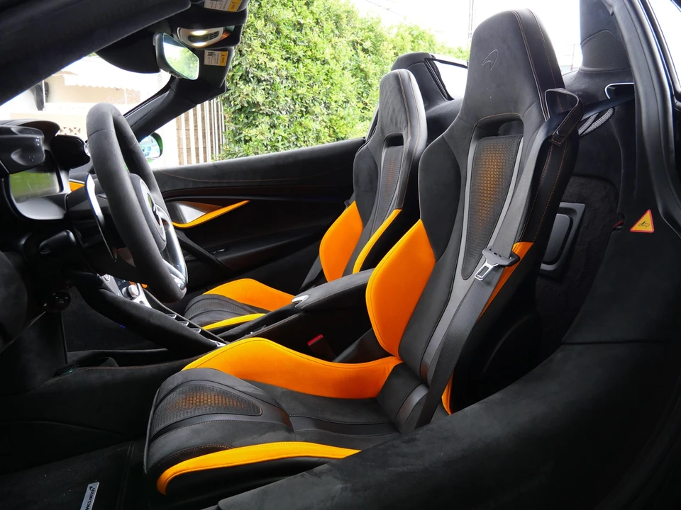 2024 McLaren 750S Spider - Image 28 of 31