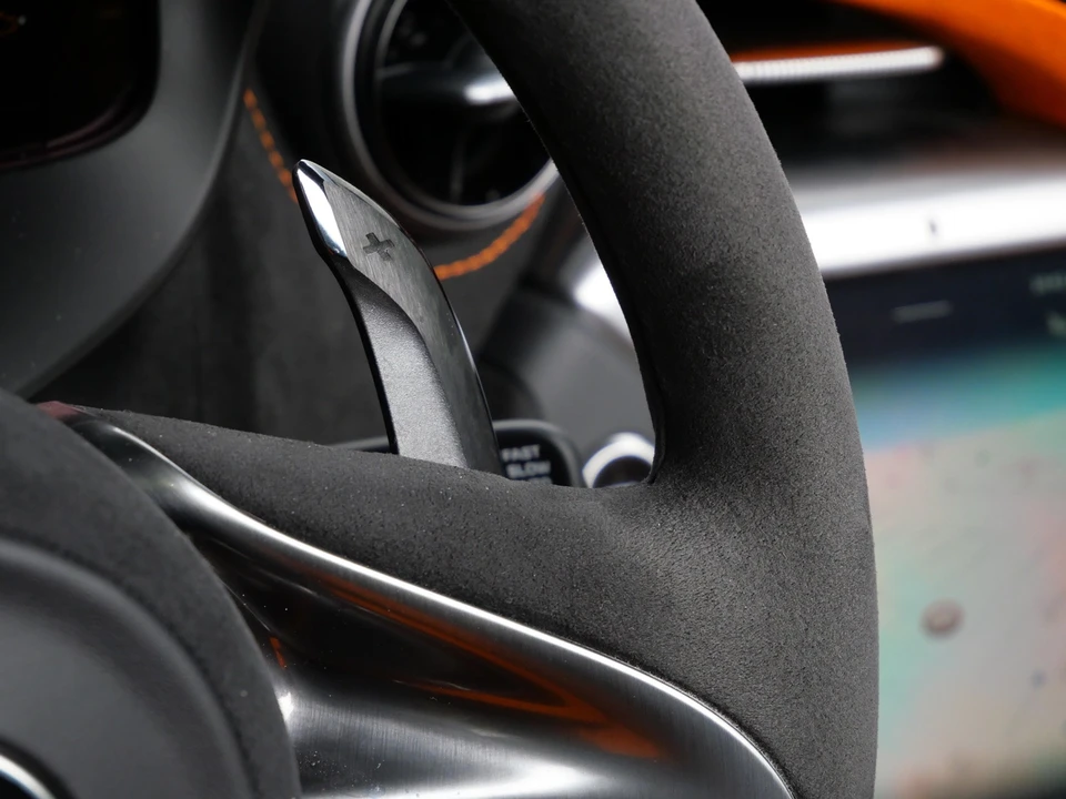 2024 McLaren 750S Spider - Image 12 of 31