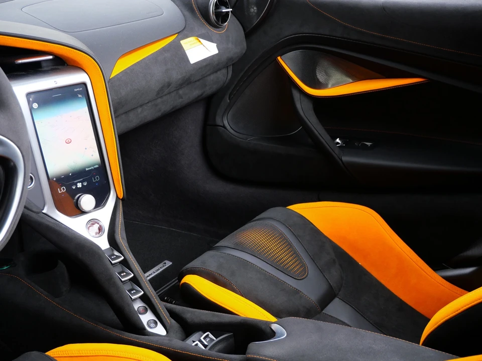 2024 McLaren 750S Spider - Image 26 of 31