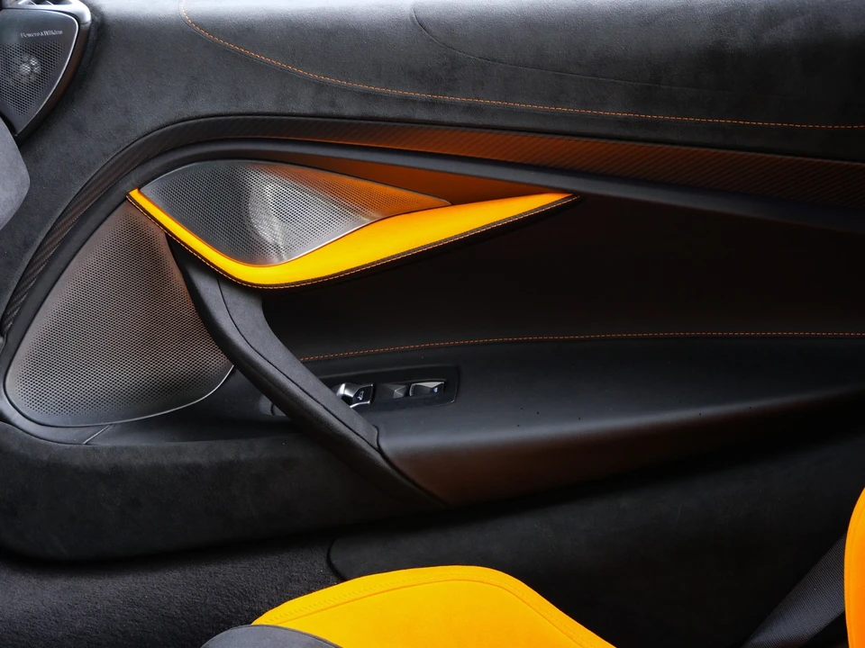 2024 McLaren 750S Spider - Image 27 of 31