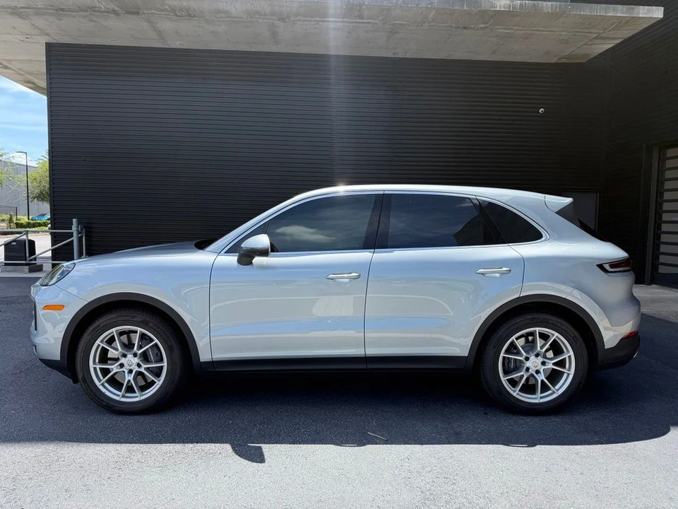 2024 Porsche 9Y0/9Y3 Cayenne - Image 2 of 6