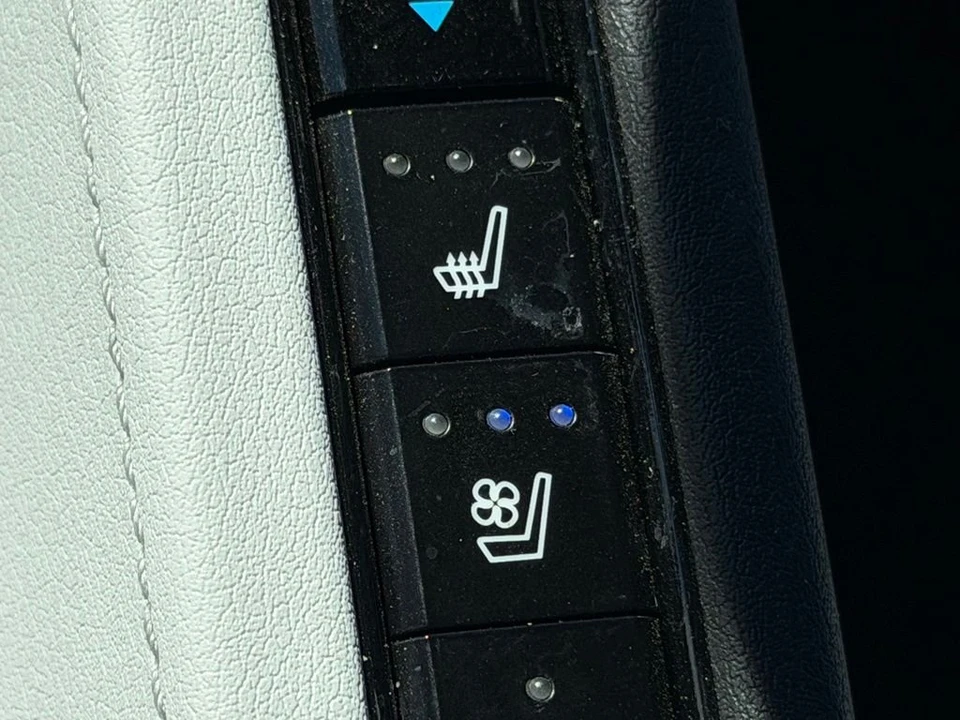 2025 Chevrolet Corvette C8 - Image 20 of 31