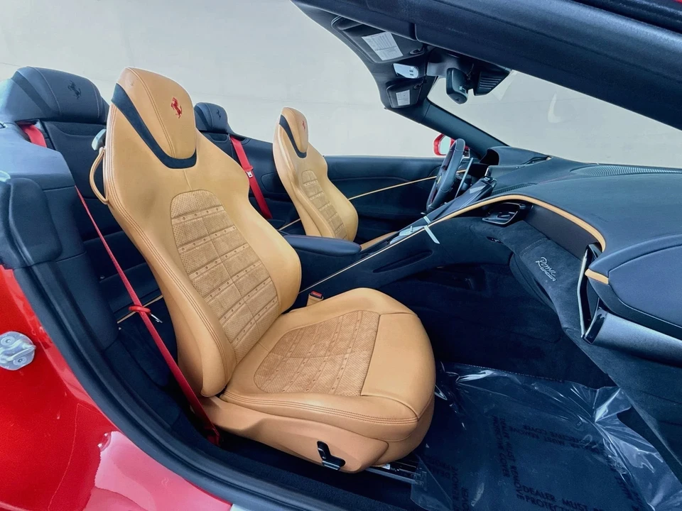 2025 Ferrari Roma Spider - Image 23 of 31