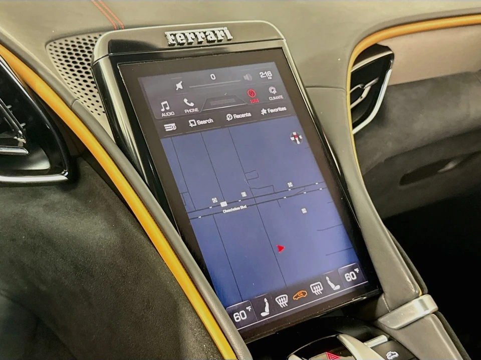 2025 Ferrari Roma Spider - Image 13 of 31
