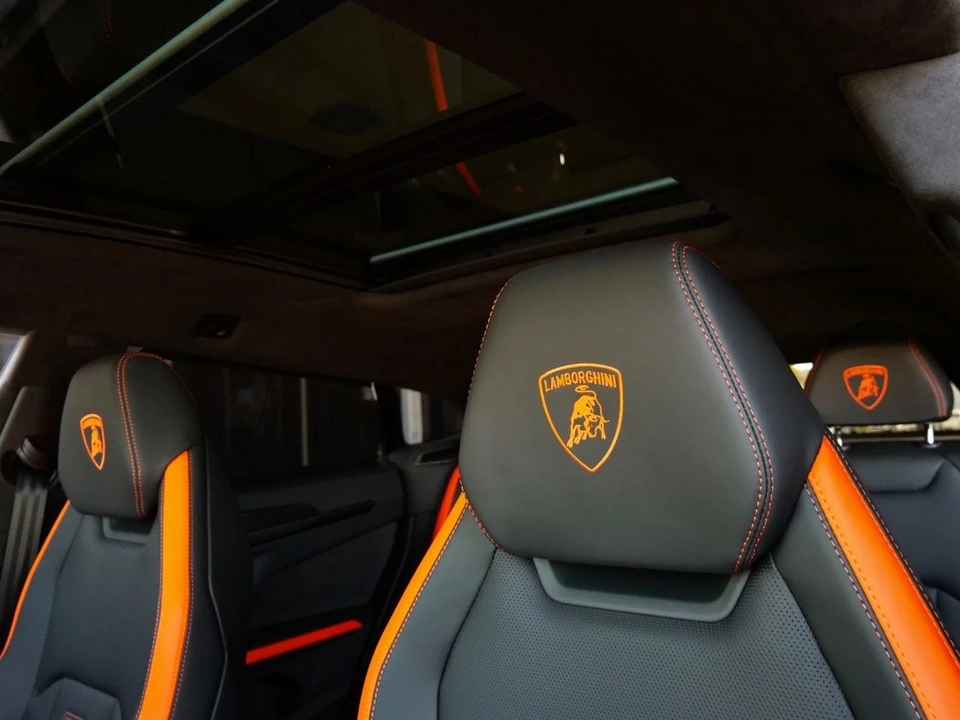 2025 Lamborghini Urus SE - Image 23 of 31
