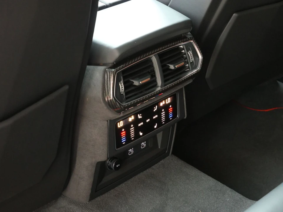 2025 Lamborghini Urus SE - Image 25 of 31