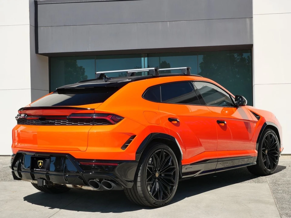 2025 Lamborghini Urus SE - Image 3 of 31