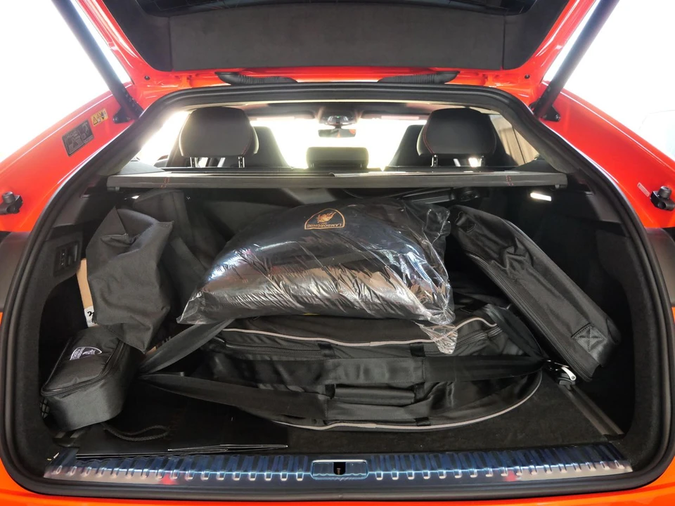2025 Lamborghini Urus SE - Image 28 of 31