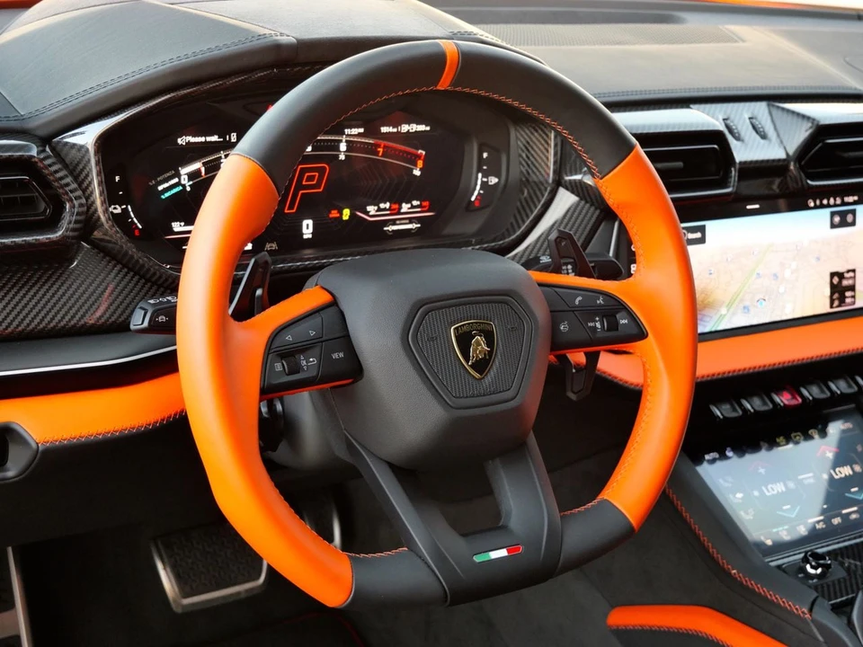 2025 Lamborghini Urus SE - Image 17 of 31