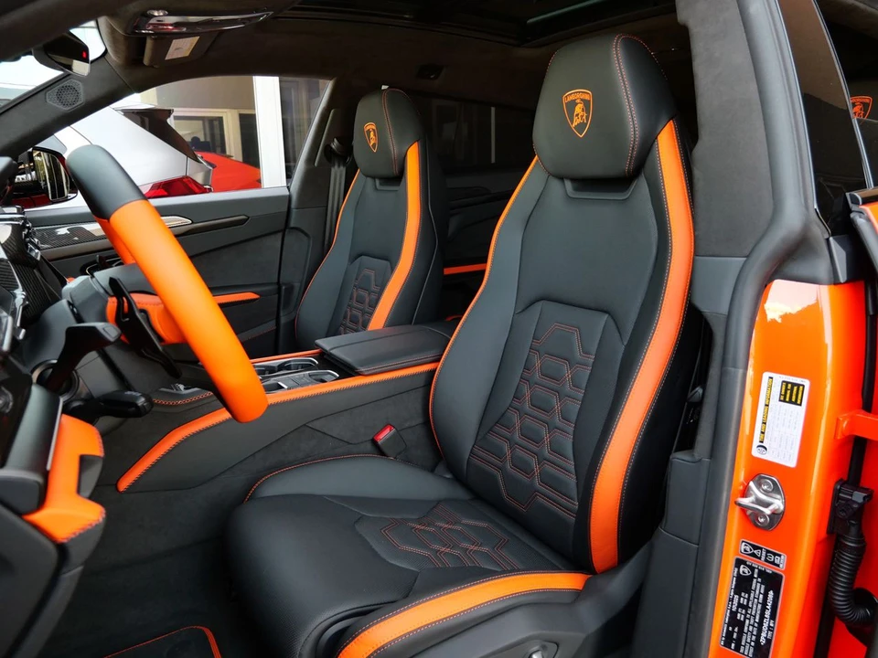 2025 Lamborghini Urus SE - Image 22 of 31