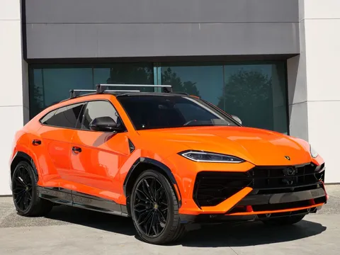 2025 Lamborghini Urus SE SUV